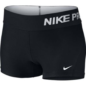 Women’s Nike Pro shorts black